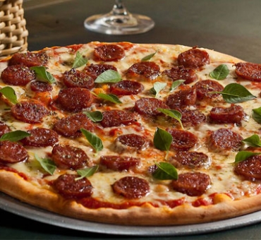 Image da receita: Pizza Blumenau especial com manjericão